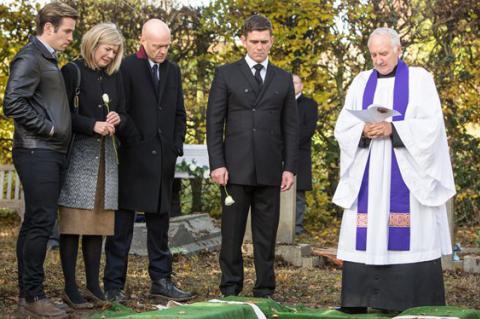 EastEnders' Ronnie and Roxy's funeral